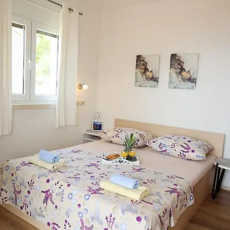 Apartment - 2 Bedroom, 2 Bathroom, Sea View Terrace, 250m From *